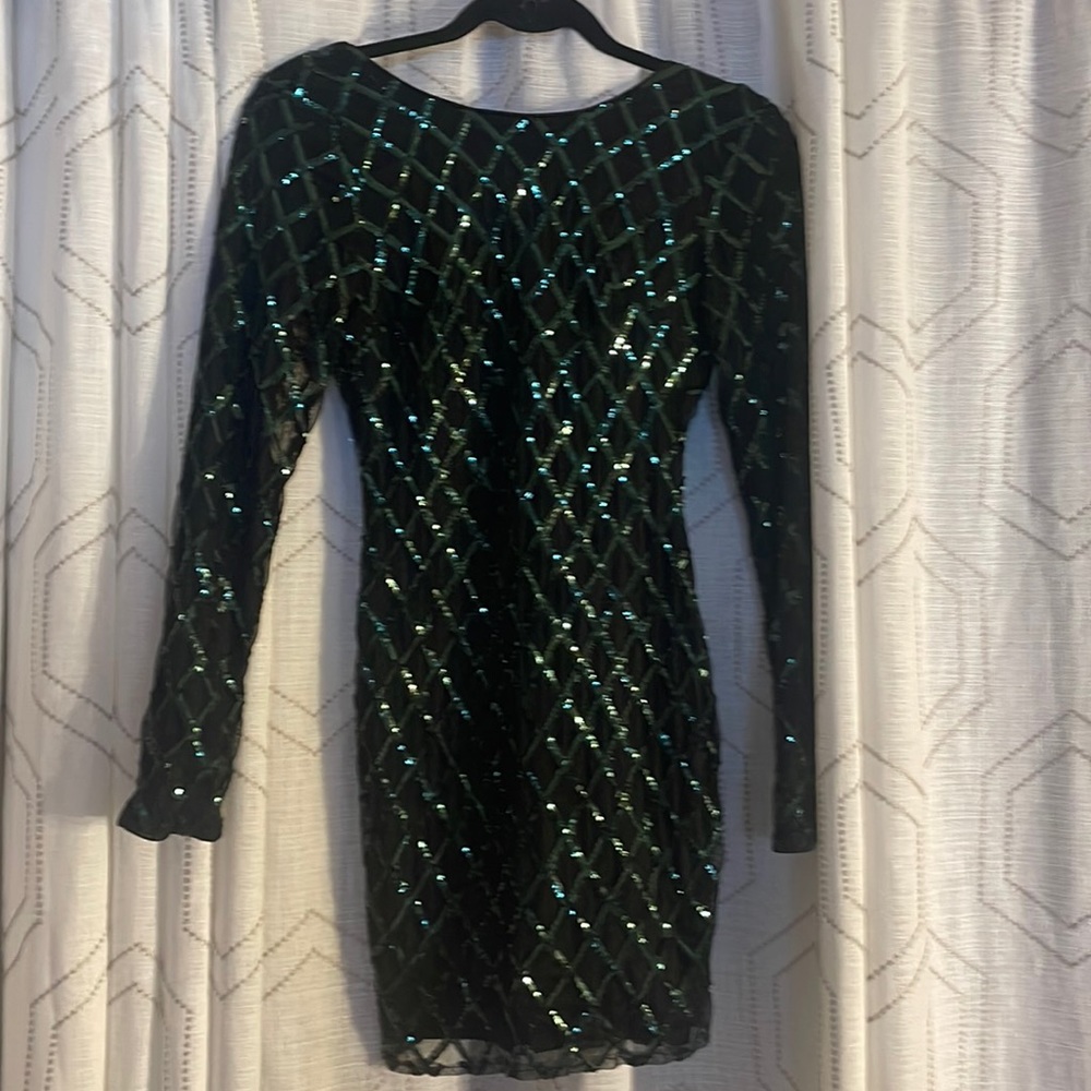 Forever 21, S, Women’s Green/Black Sequin Dress Long Sleeve V back w/Zip Closure
